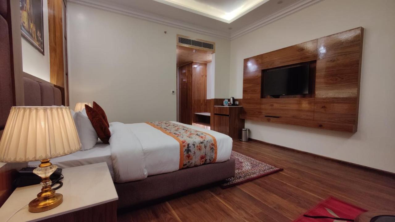 Hotel Woodpark Shimla Esterno foto