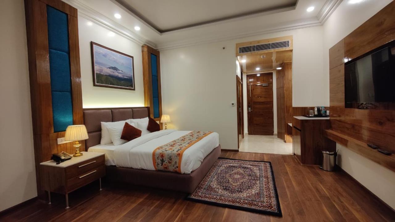 Hotel Woodpark Shimla Esterno foto
