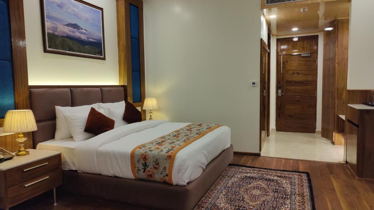 Hotel Woodpark Shimla Esterno foto