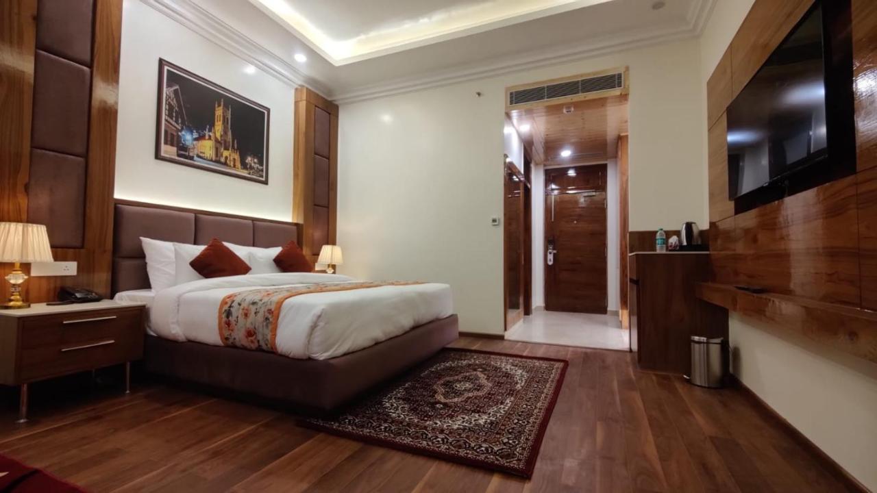 Hotel Woodpark Shimla Esterno foto
