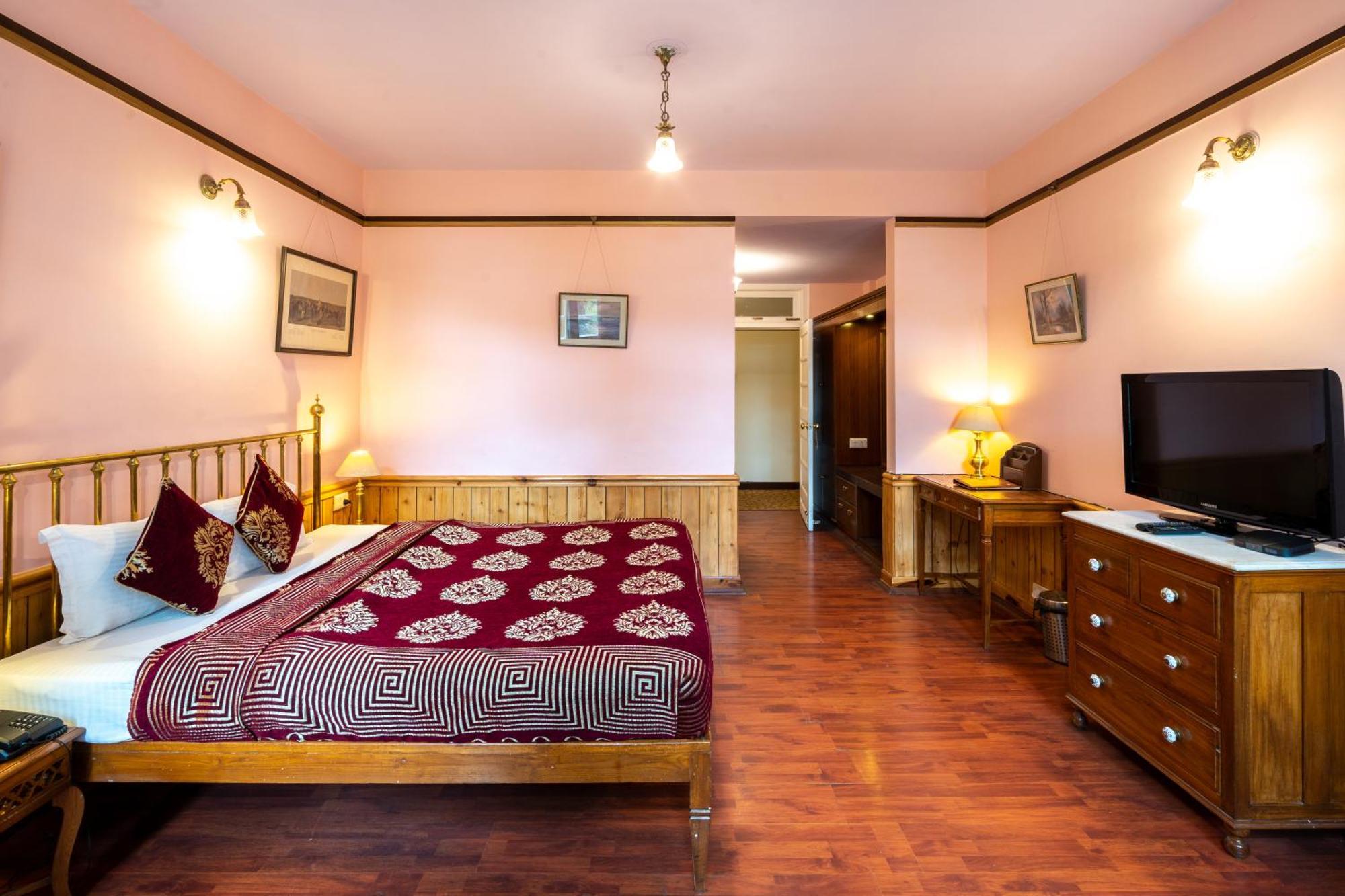 Hotel Woodpark Shimla Esterno foto